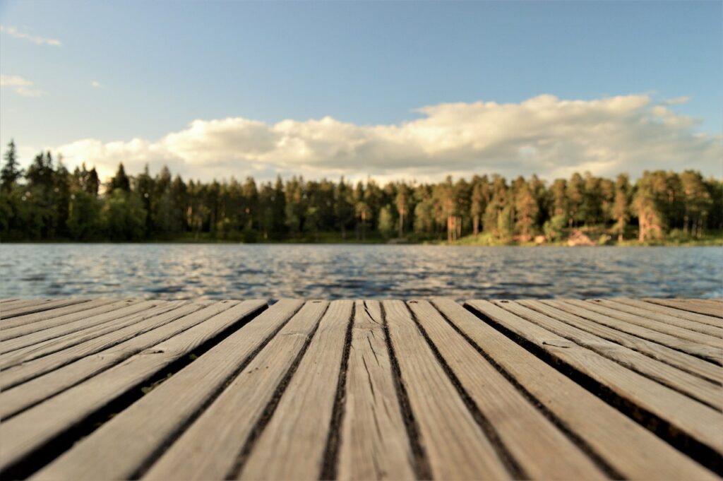 Schweden Steg Wasser Sommer Urlaubsziel Schweden – Naturschönheiten im hohen Norden